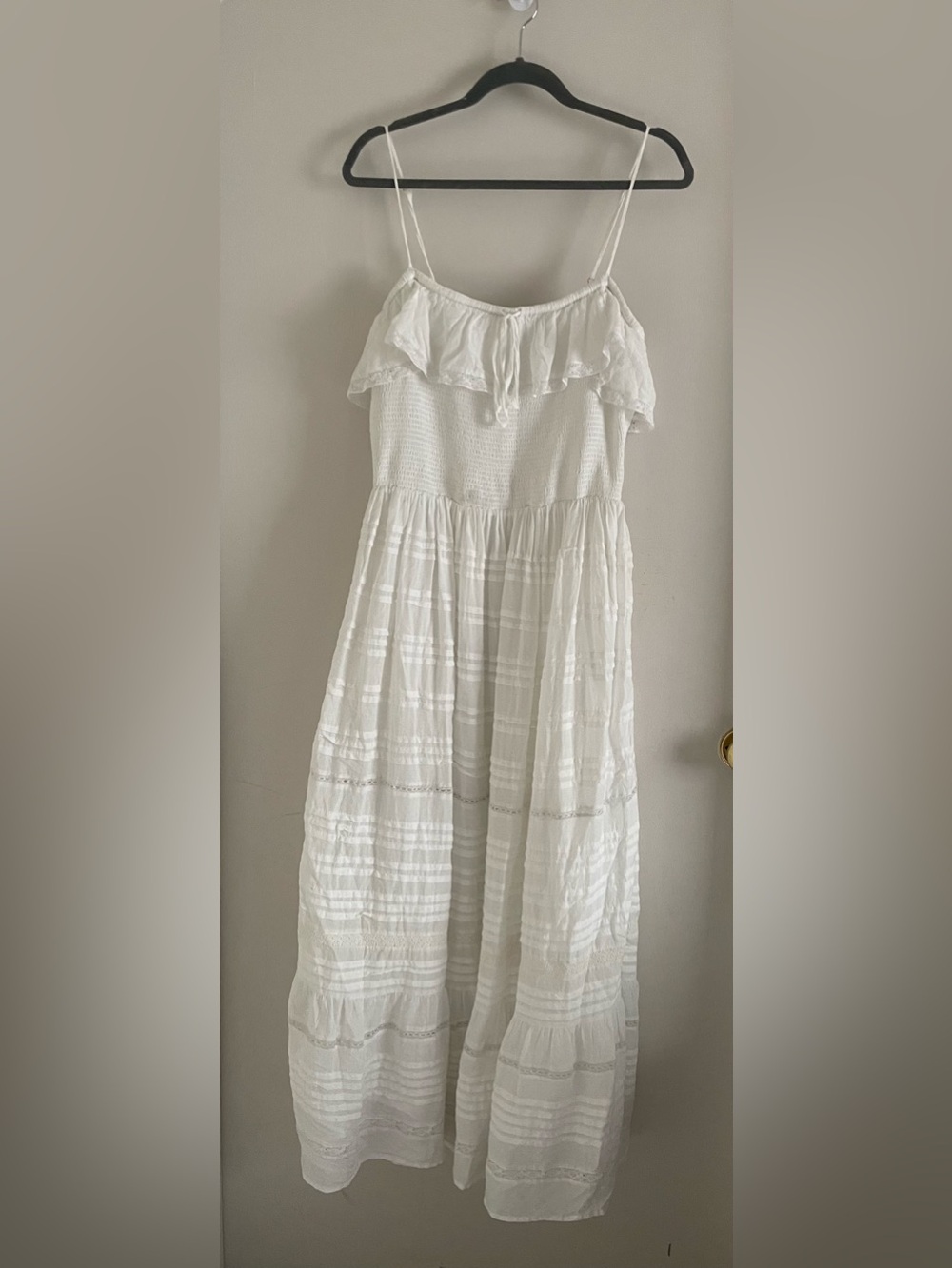 Vineyard Vines Ellen White Ruffle Smocked Maxi Dress Sz L EUC #400 - Picture 2 of 5